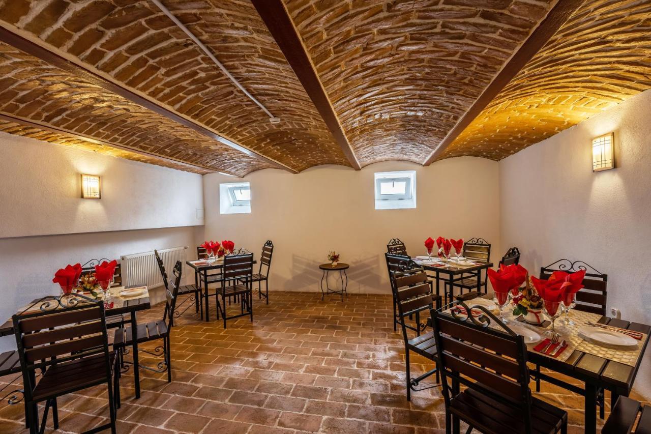 Hotel Princessophie Sighisoara Bagian luar foto