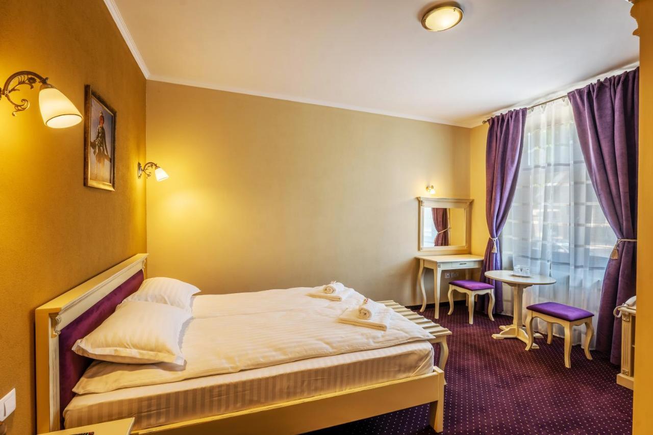 Hotel Princessophie Sighisoara Bagian luar foto