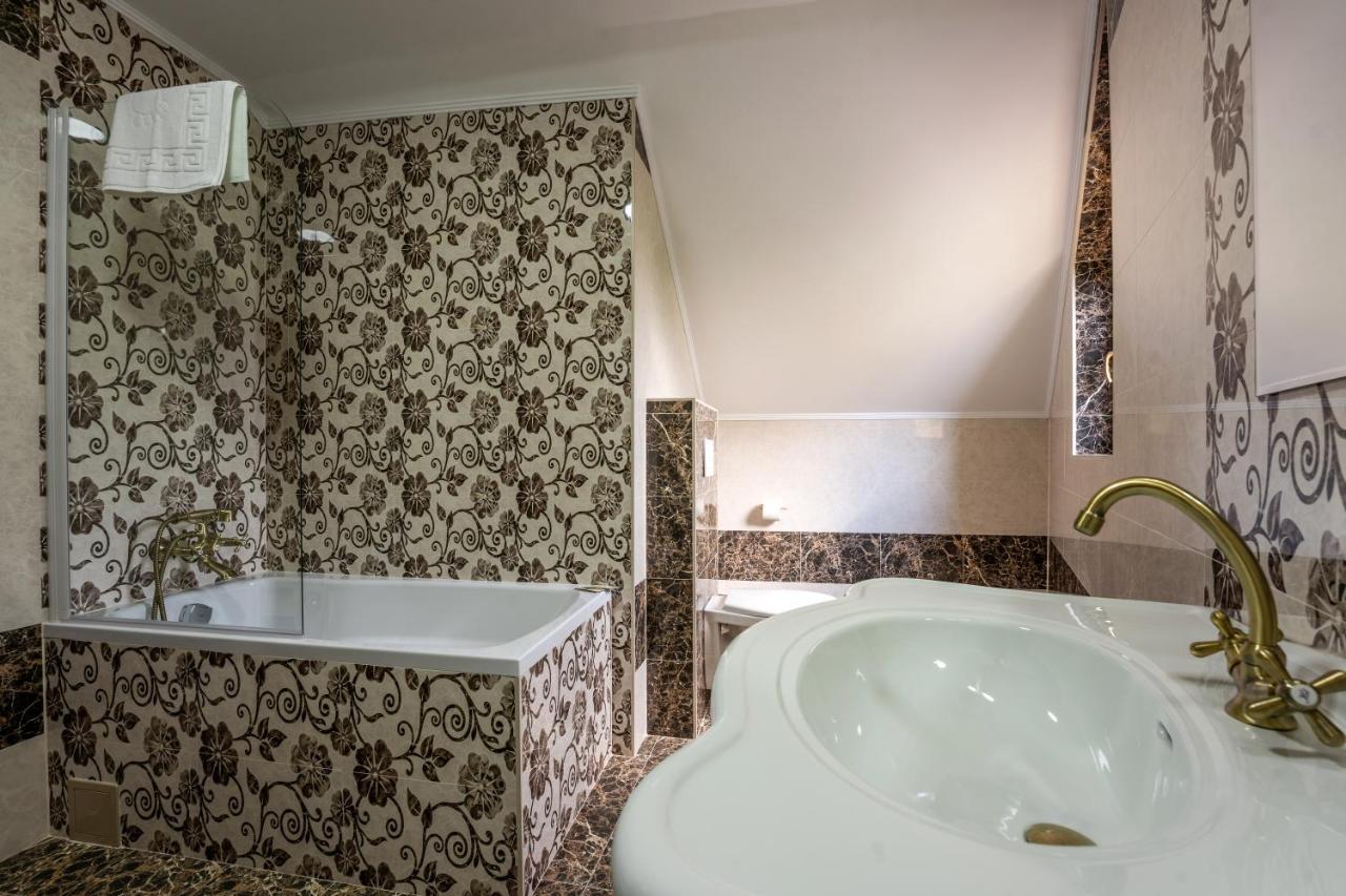 Hotel Princessophie Sighisoara Bagian luar foto
