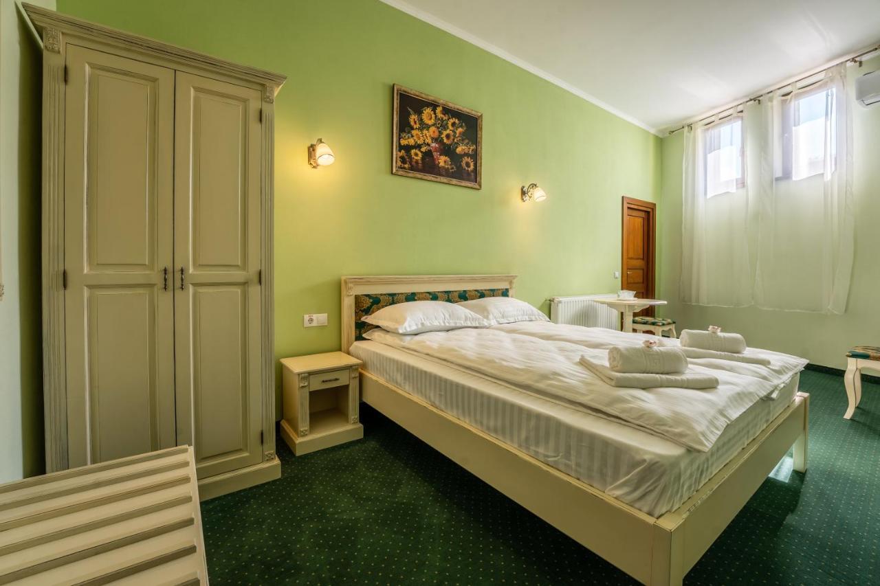 Hotel Princessophie Sighisoara Bagian luar foto
