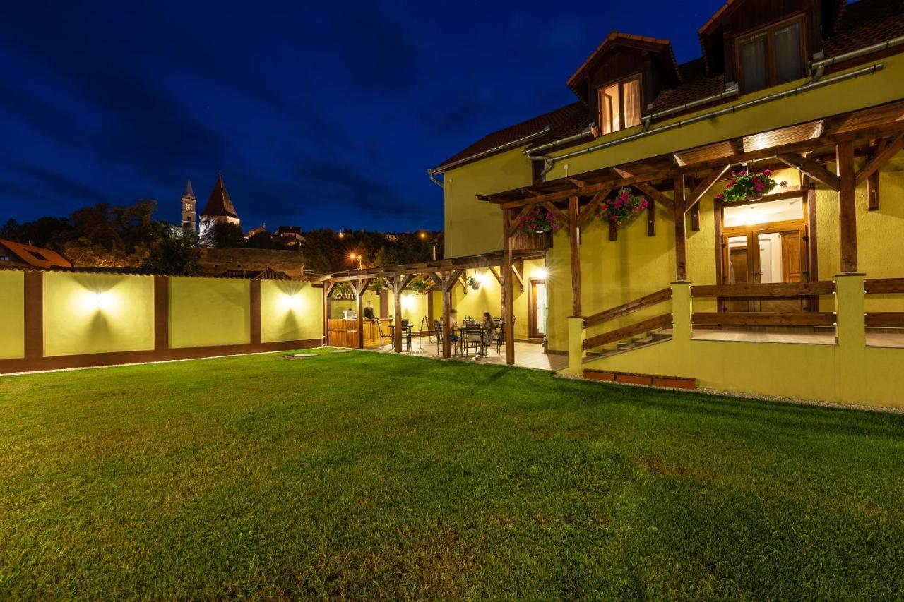 Hotel Princessophie Sighisoara Bagian luar foto